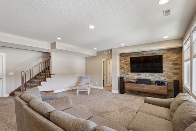 3101 162nd Street, Urbandale, IA 50323