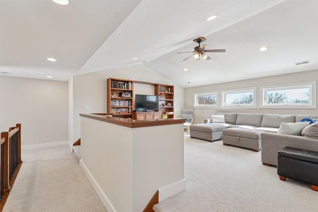 3101 162nd Street, Urbandale, IA 50323