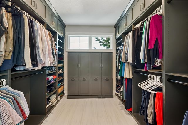 3101 162nd Street, Urbandale, IA 50323