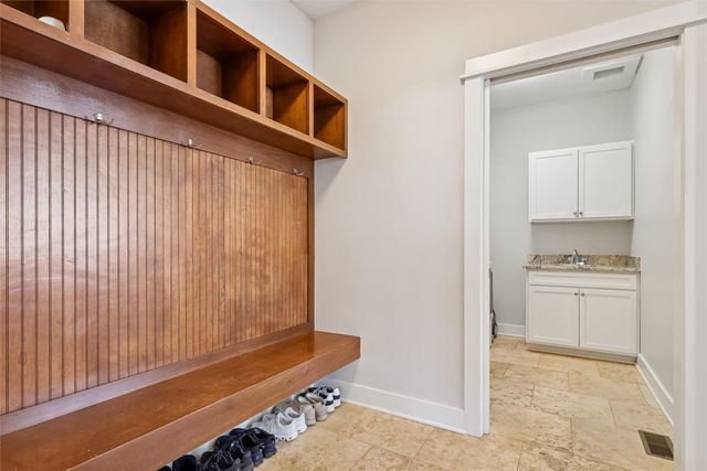 3101 162nd Street, Urbandale, IA 50323