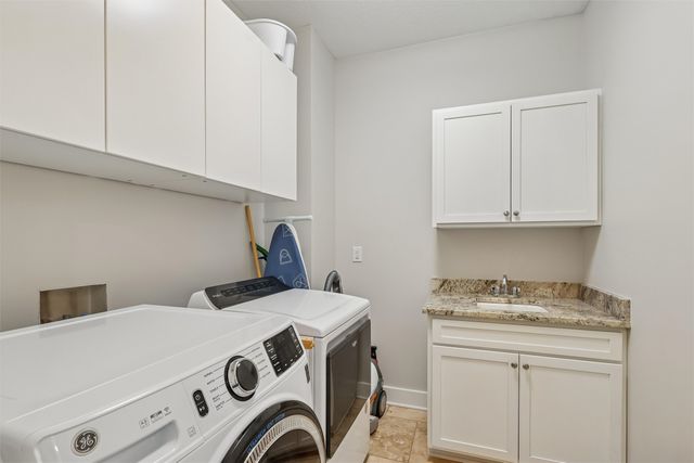 3101 162nd Street, Urbandale, IA 50323