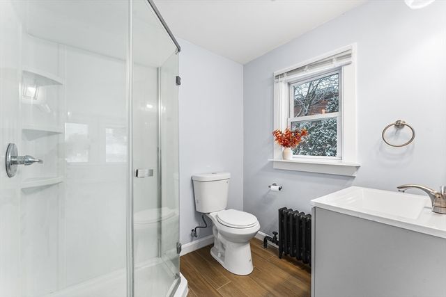 53 Woodbine St, Chelmsford, MA 01824