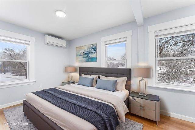 53 Woodbine St, Chelmsford, MA 01824