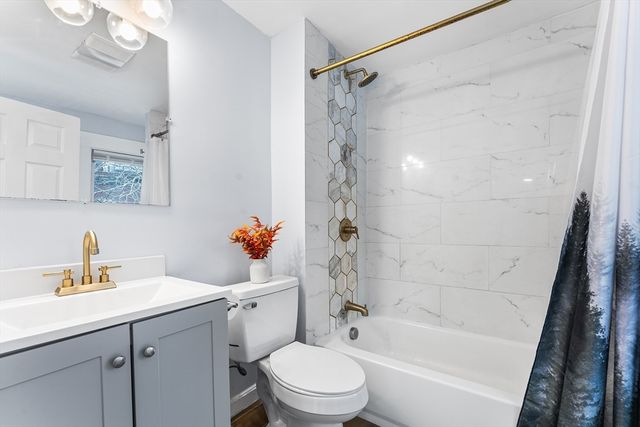 53 Woodbine St, Chelmsford, MA 01824