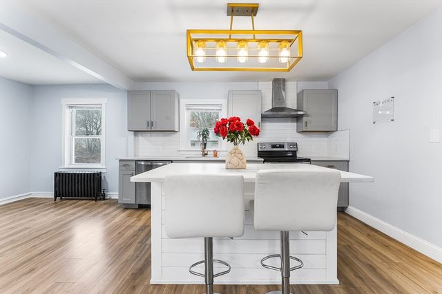 53 Woodbine St, Chelmsford, MA 01824