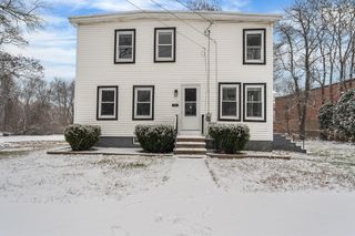 53 Woodbine St, Chelmsford, MA 01824