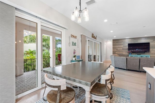 124 FOREST HILLS DRIVE, Redington Shores, FL 33708