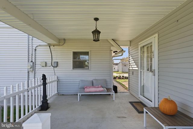49 NECTAR LN, Levittown, PA 19054