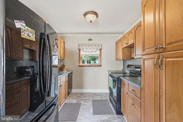 49 NECTAR LN, Levittown, PA 19054