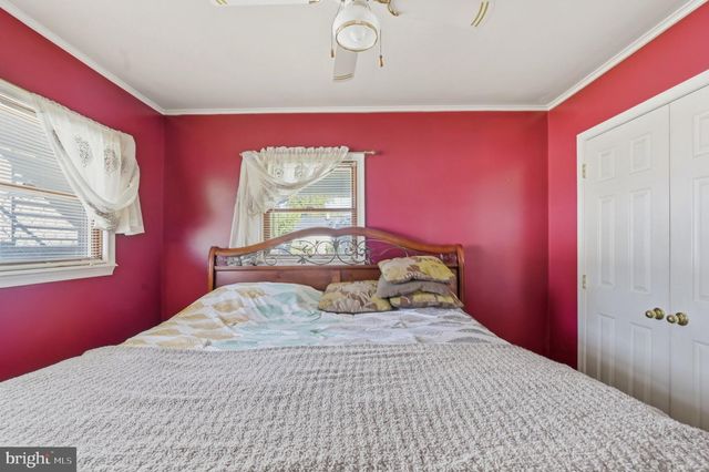 49 NECTAR LN, Levittown, PA 19054
