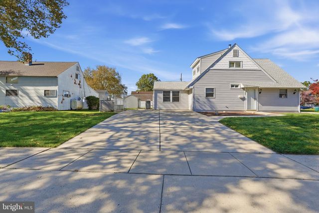 49 NECTAR LN, Levittown, PA 19054