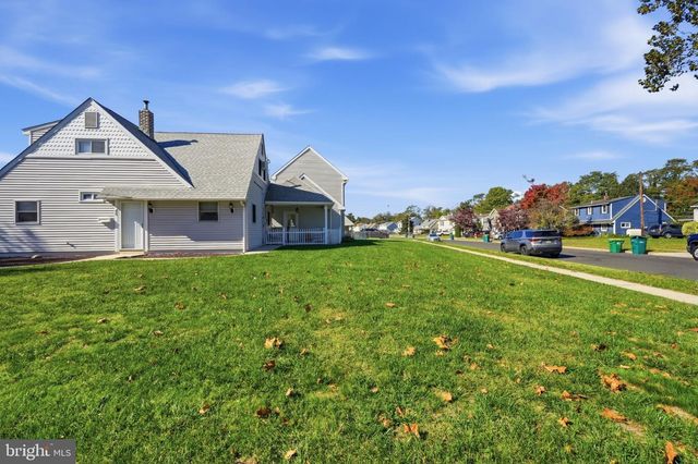 49 NECTAR LN, Levittown, PA 19054
