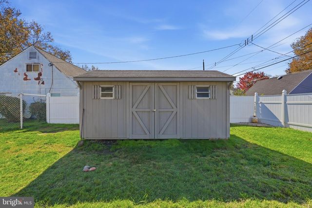 49 NECTAR LN, Levittown, PA 19054