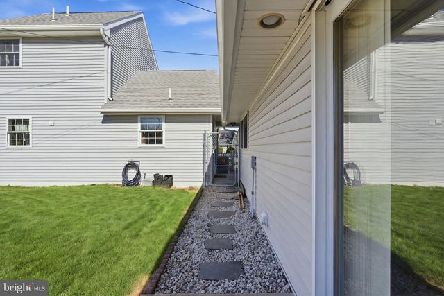 49 NECTAR LN, Levittown, PA 19054