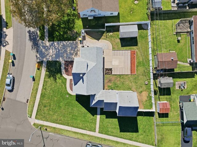 49 NECTAR LN, Levittown, PA 19054