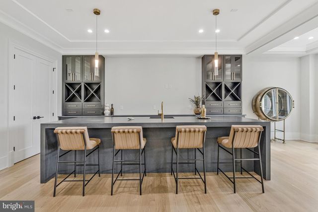 1101 CLOVER DR, Mclean, VA 22101