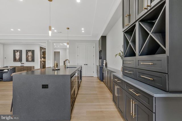 1101 CLOVER DR, Mclean, VA 22101