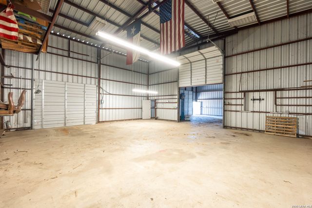 620 Viewpoint Dr, Poteet, TX 78065