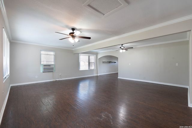 620 Viewpoint Dr, Poteet, TX 78065