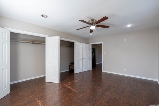 620 Viewpoint Dr, Poteet, TX 78065