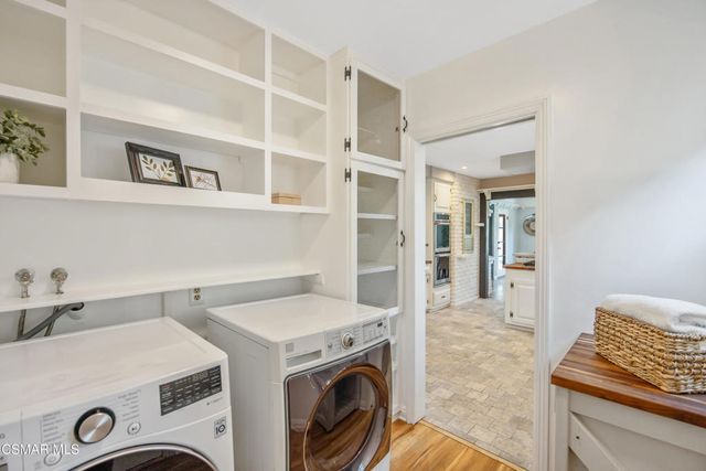 23649 Aetna Street, Woodland Hills, CA 91367