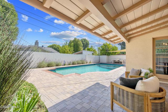 23649 Aetna Street, Woodland Hills, CA 91367