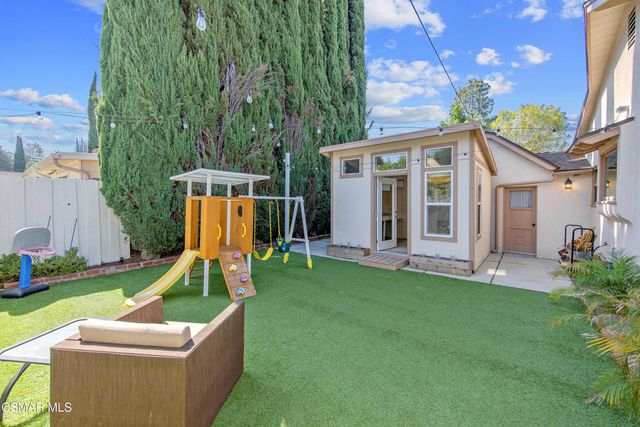 23649 Aetna Street, Woodland Hills, CA 91367