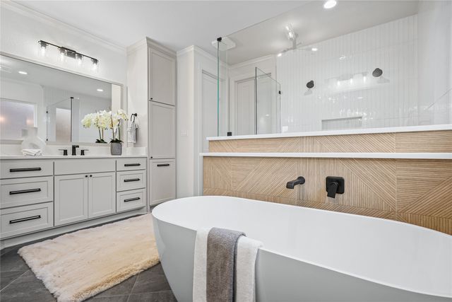 1100 Beginnings Drive, Granbury, TX 76049