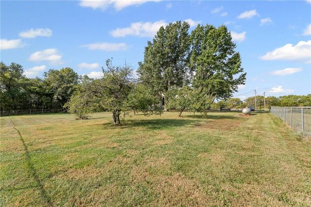 14565 Gardner Road, Gardner, KS 66030