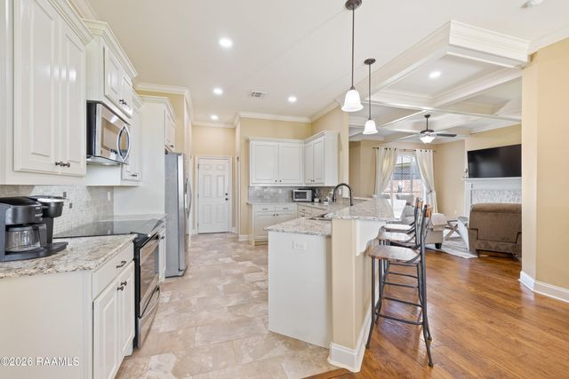 208 Overbrook Drive, Broussard, LA 70518