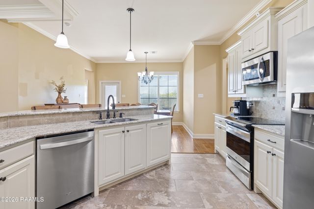 208 Overbrook Drive, Broussard, LA 70518