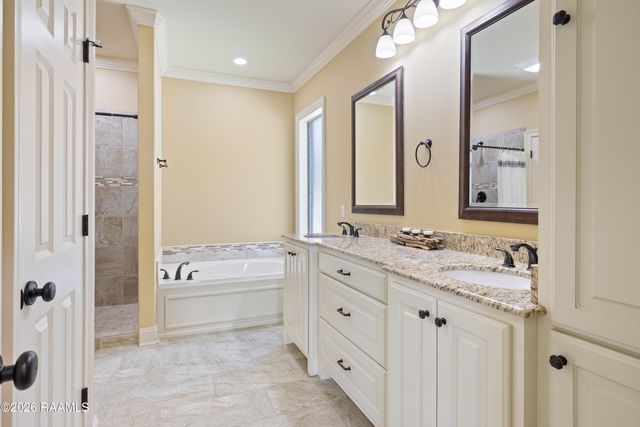 208 Overbrook Drive, Broussard, LA 70518