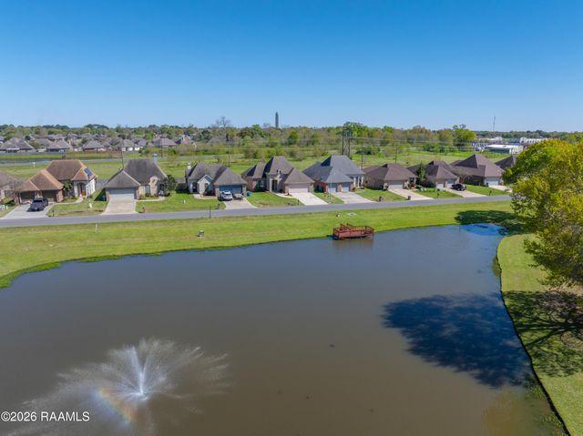 208 Overbrook Drive, Broussard, LA 70518