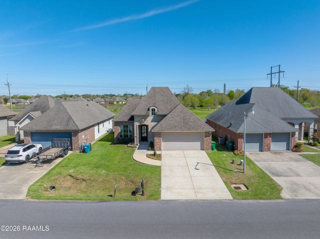 208 Overbrook Drive, Broussard, LA 70518
