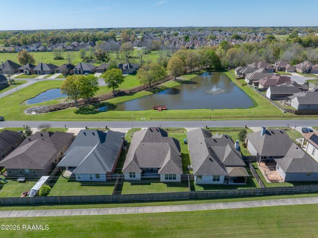 208 Overbrook Drive, Broussard, LA 70518