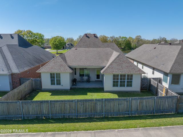 208 Overbrook Drive, Broussard, LA 70518