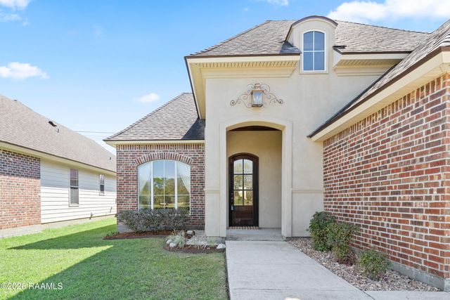 208 Overbrook Drive, Broussard, LA 70518