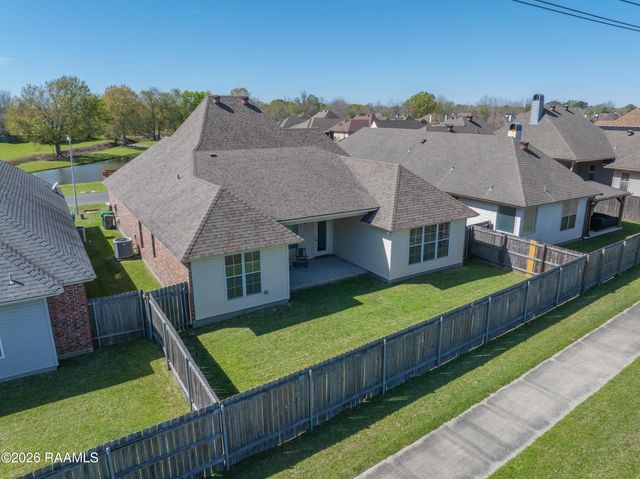 208 Overbrook Drive, Broussard, LA 70518
