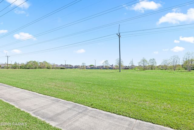 208 Overbrook Drive, Broussard, LA 70518