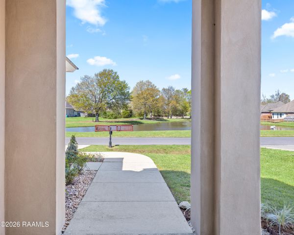 208 Overbrook Drive, Broussard, LA 70518
