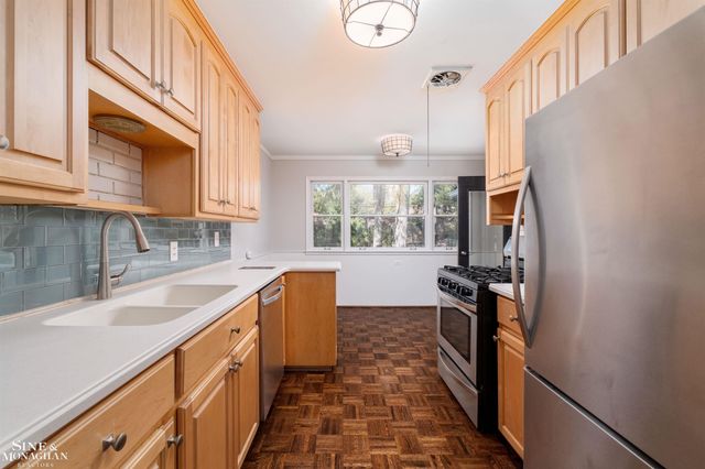 934 Anita Avenue, Grosse Pointe Woods, MI 48236