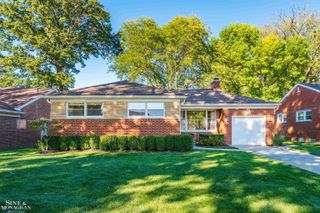 934 Anita Avenue, Grosse Pointe Woods, MI 48236