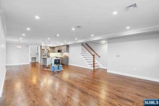 321 Tontine Avenue left, Lyndhurst, NJ 07071