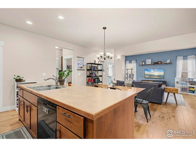 909 Campfire Dr, Fort Collins, CO 80524