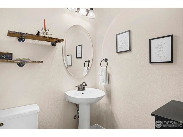 909 Campfire Dr, Fort Collins, CO 80524