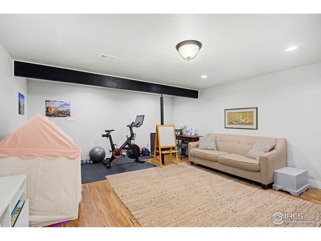 909 Campfire Dr, Fort Collins, CO 80524