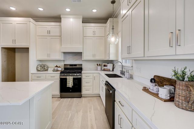 518 River Birch Circle, Galena, KS 66739