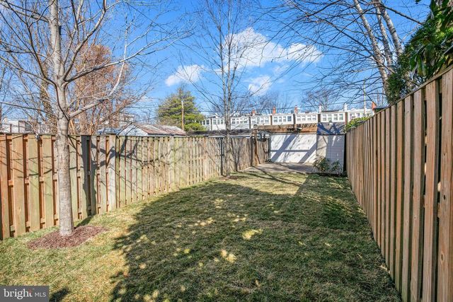 427 INGRAHAM ST NW, Washington, DC 20011