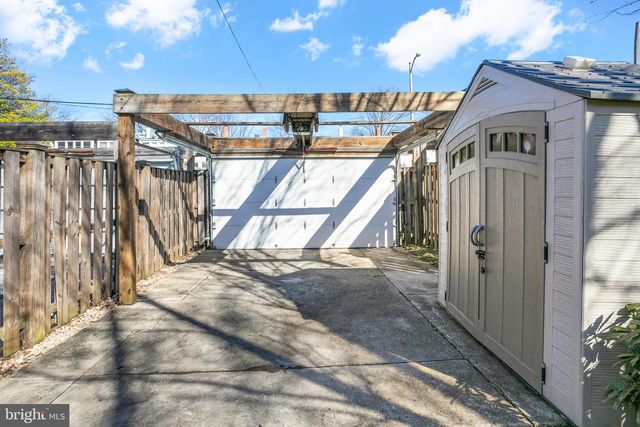 427 INGRAHAM ST NW, Washington, DC 20011