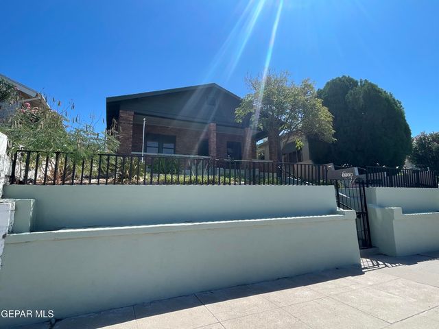 1518 LAWTON Drive, El Paso, TX 79902